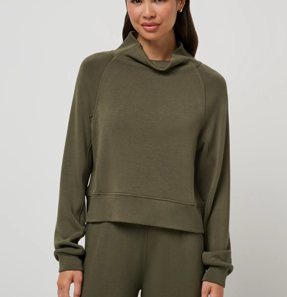 Modern Essential Pullover